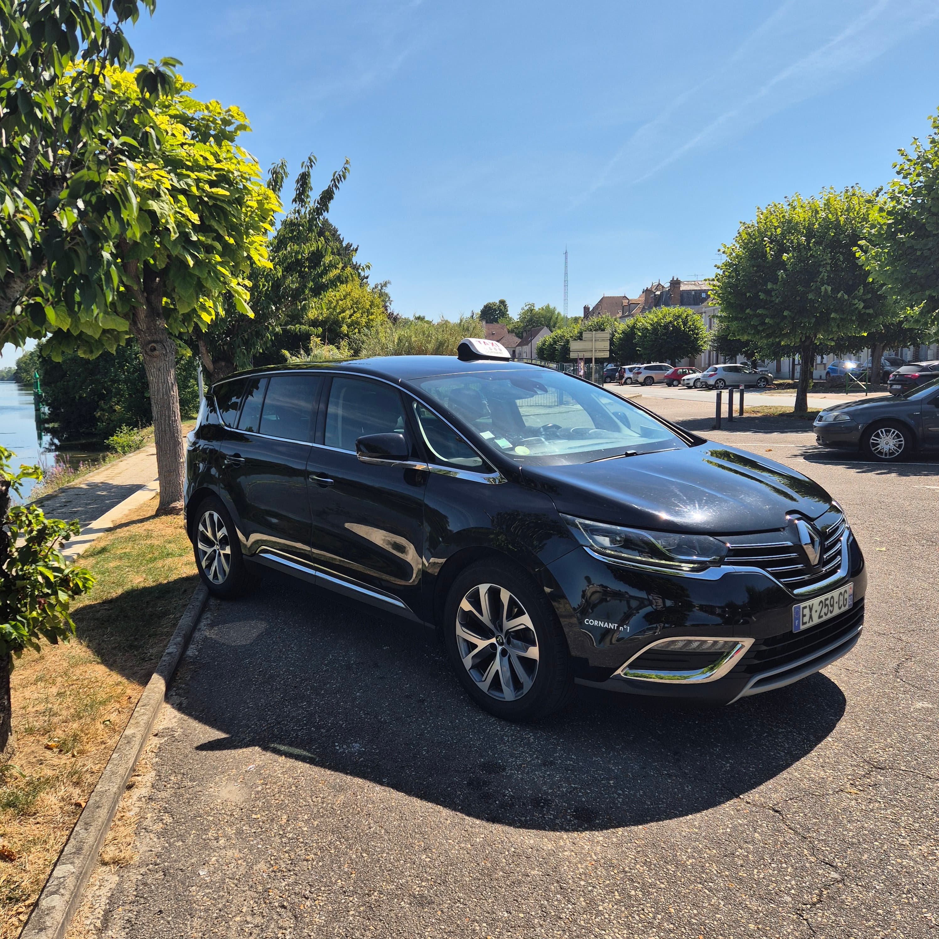 Taxi arc en ciel espace à l'avant